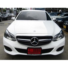 Benz E200 Avantgarde W212 สีขาว ป้ายแดง รถออกศูนย์ Benz Thailand เป็นตัว minor change พร้อมชุดแต่งAMG รถมือเดียว สวยสภาพดีค่ะ